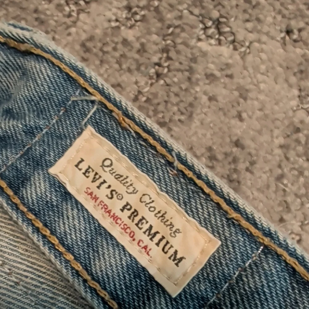 Levis 501 Button Fly Denim Shorts - Picture 7 of 8